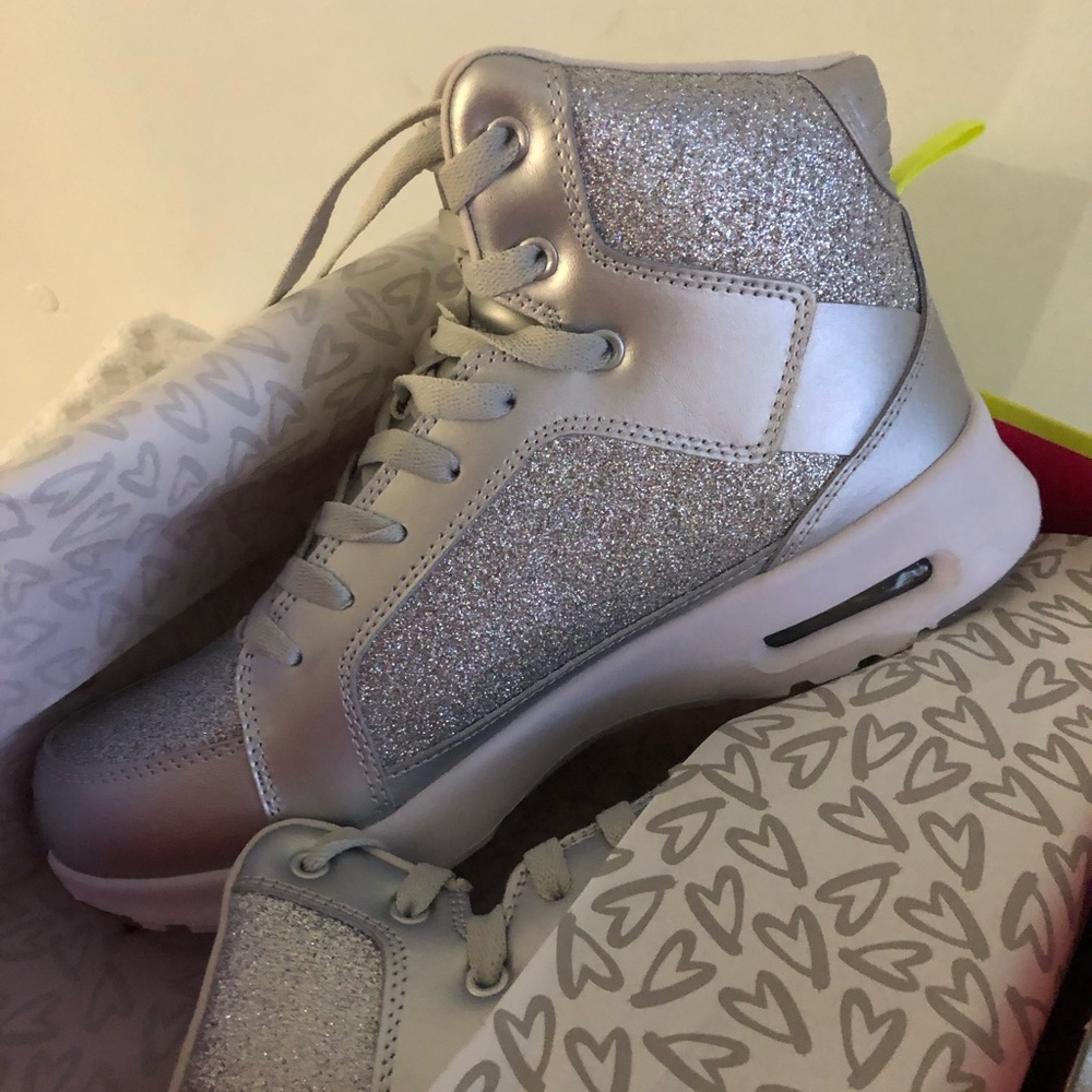 NWT - Authentic Zumba Air Boss Silver Shoe